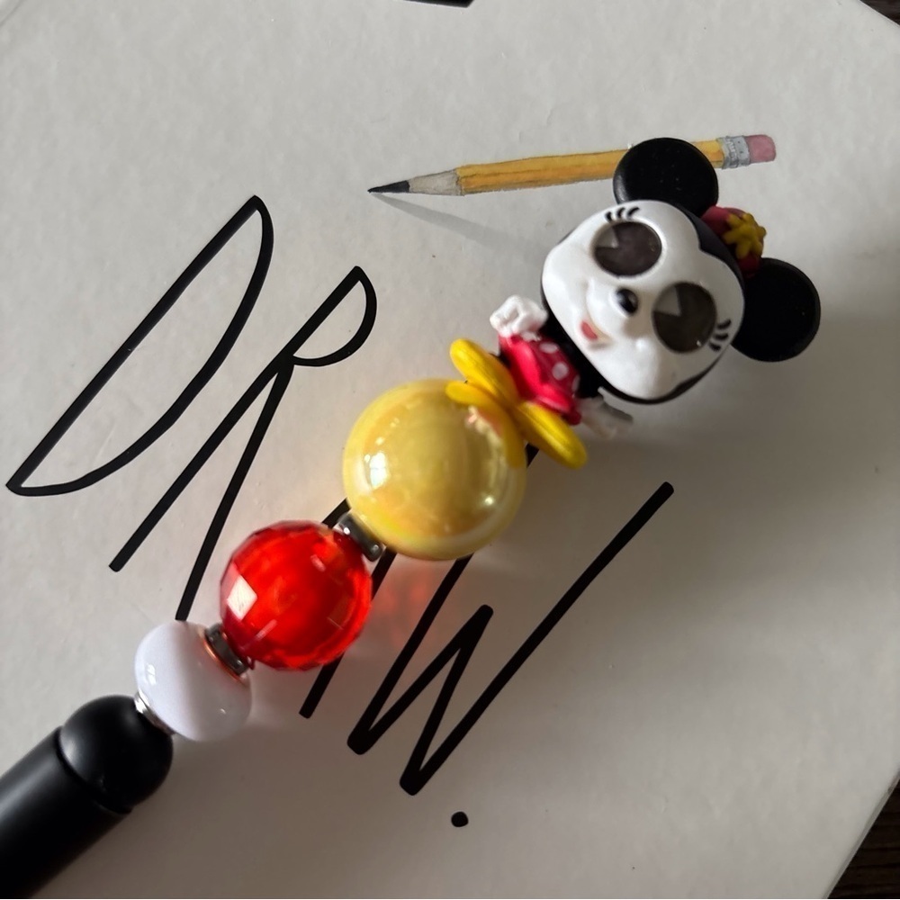 Disney Doorables: Mickey & Friends: Minnie Mouse handmade beaded pen